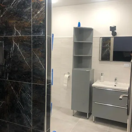 Διαμέρισμα Telkom 1 *